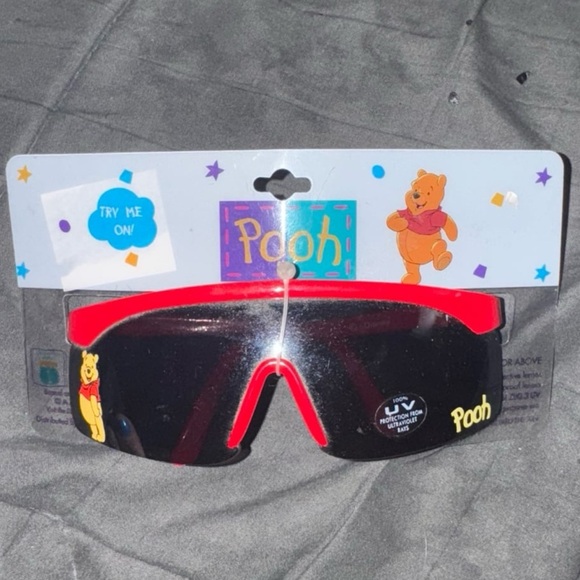 Vintage Children’s Disney Red Winnie The Pooh Sunglasses - Picture 1 of 2